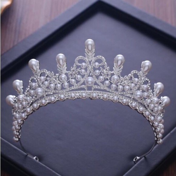 The Pearl Tiara - Picture 8 of 8